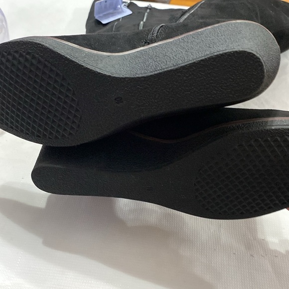 NWT AEROSOLES WO SIZE 10(left shoe) 11(right shoe) Black Knee-High Women's Boots - Picture 11 of 14